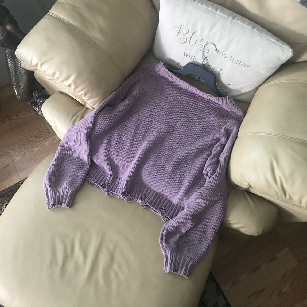 Distressed Sweater - Picture 5 of 6